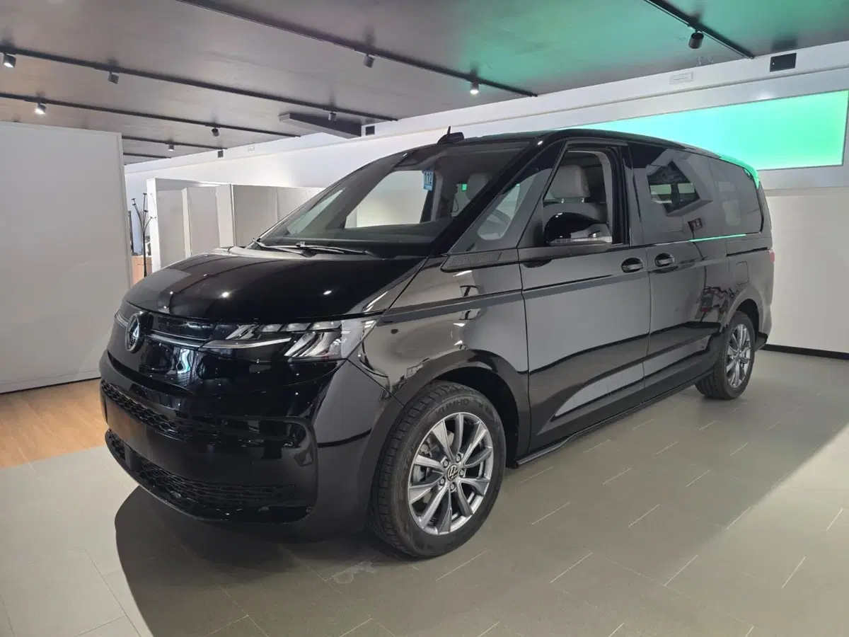 Volkswagen Multivan nuova a Siena (3)
