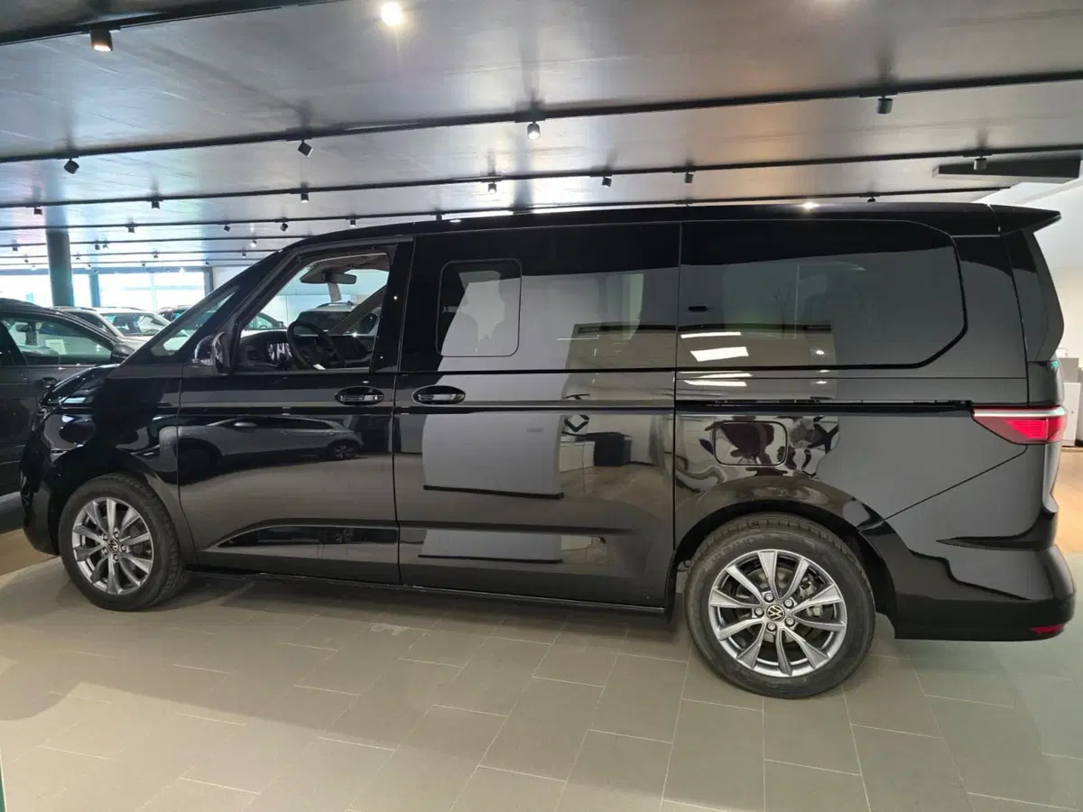 Volkswagen Multivan nuova a Siena (4)