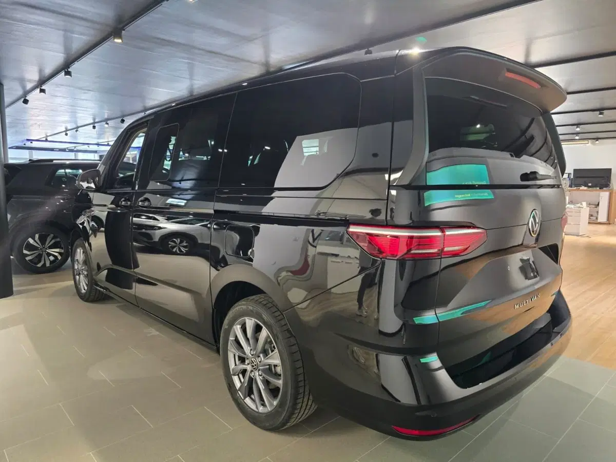 Volkswagen Multivan nuova a Siena (5)