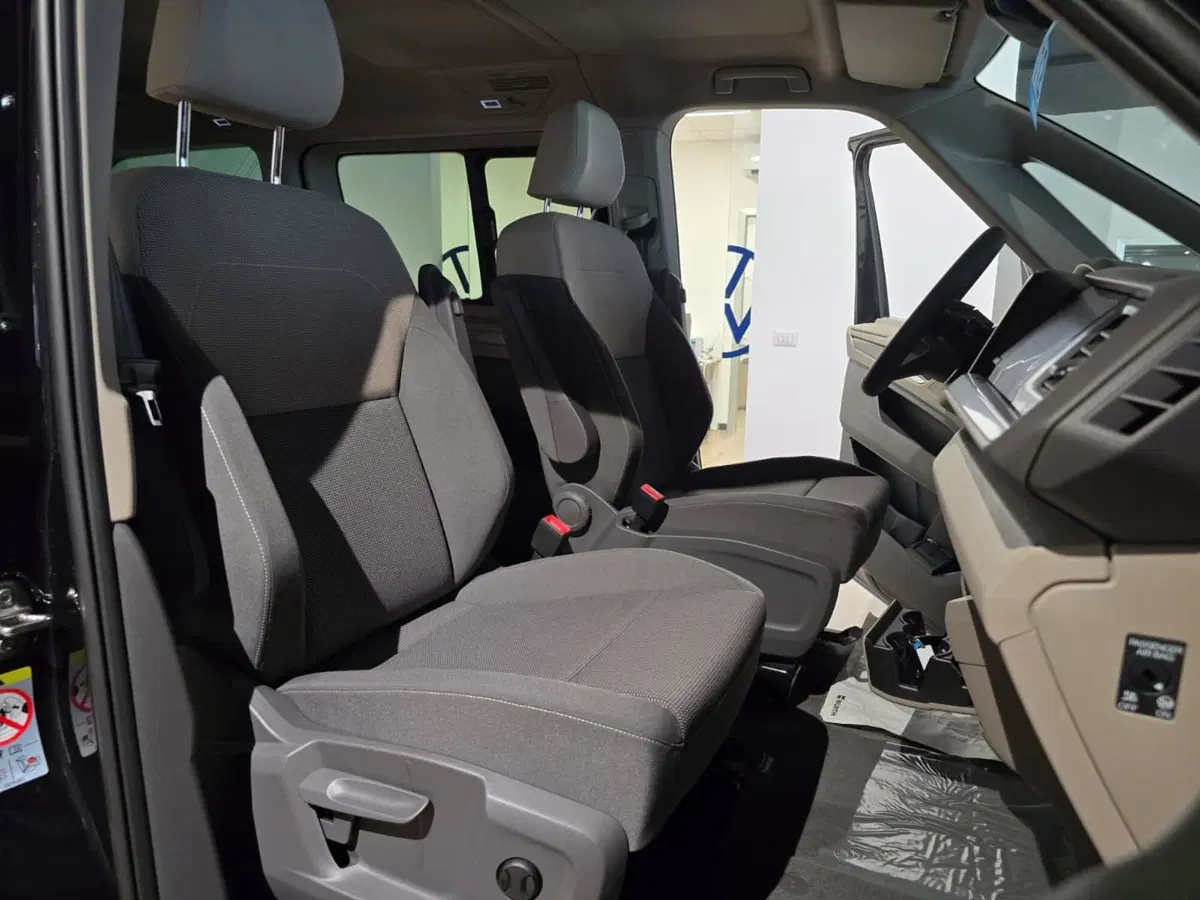 Volkswagen Multivan nuova a Siena (9)