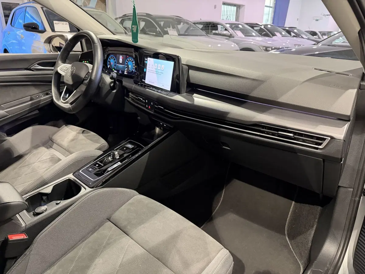Volkswagen Golf usata a Genova (11)