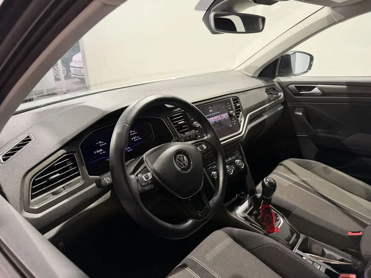 Volkswagen T-Roc usata a Genova (8)