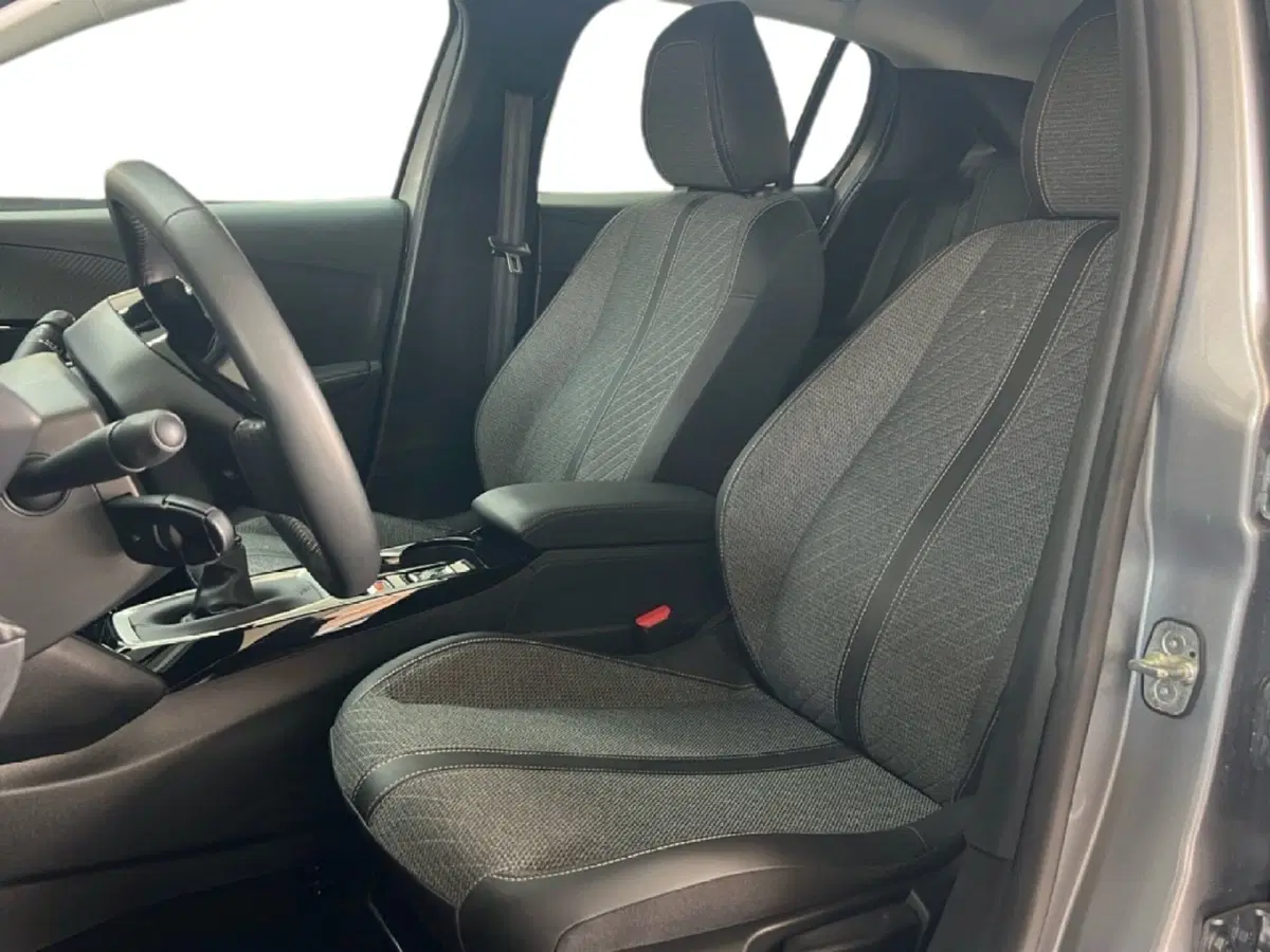 Peugeot 208 usata a Roma (12)