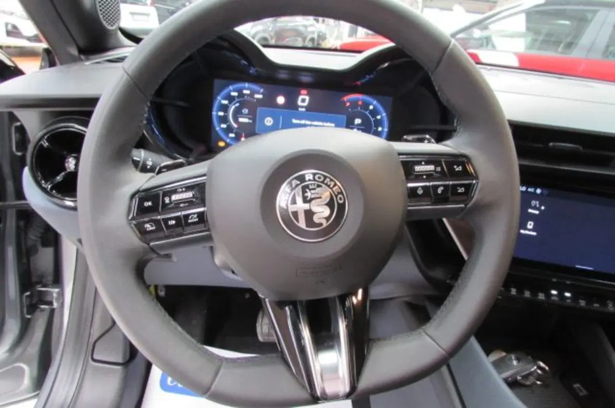 Alfa Romeo Junior usata a Milano (12)