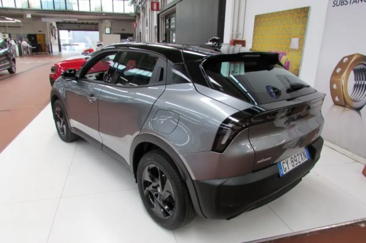 Alfa Romeo Junior usata a Milano (4)
