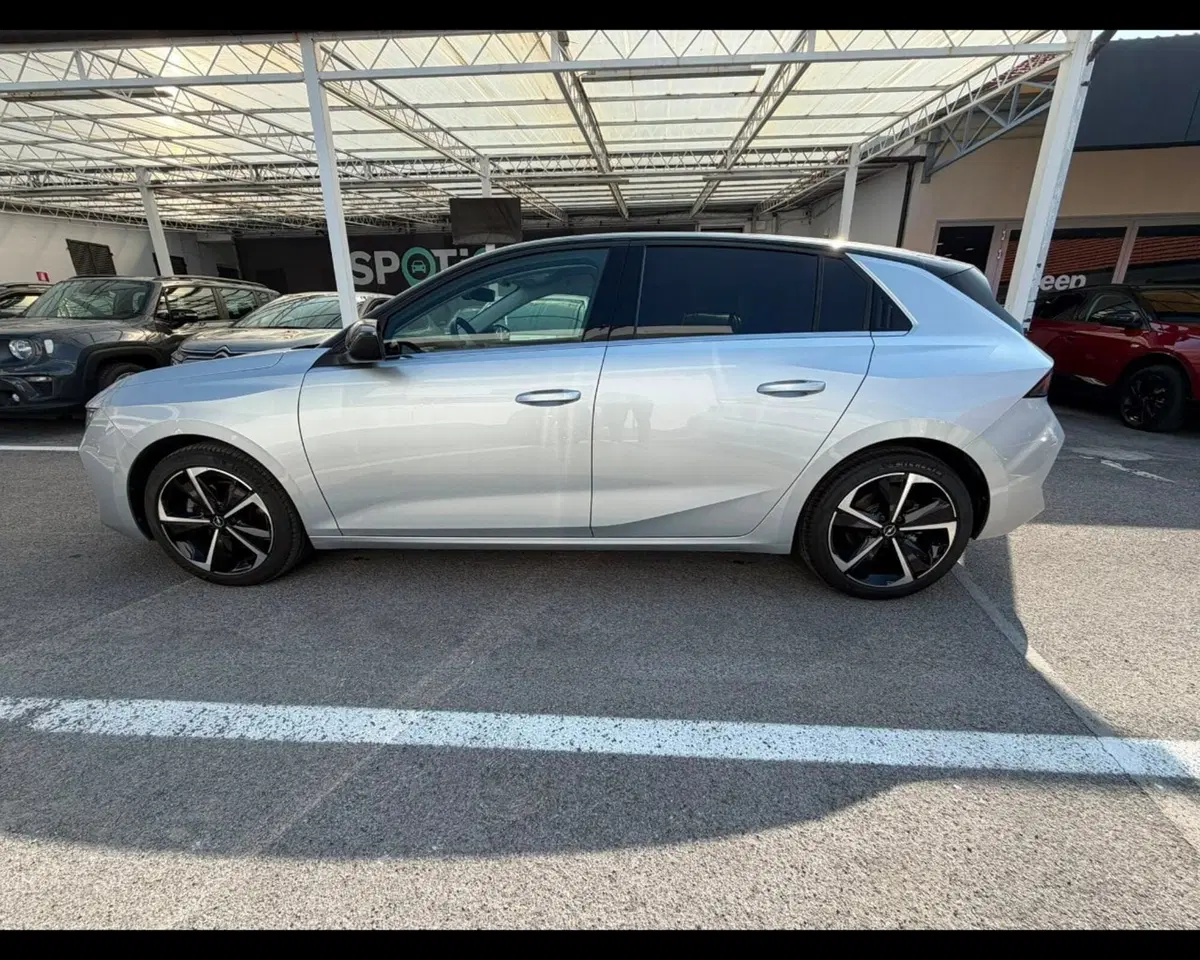 Opel Astra usata a Imperia (2)