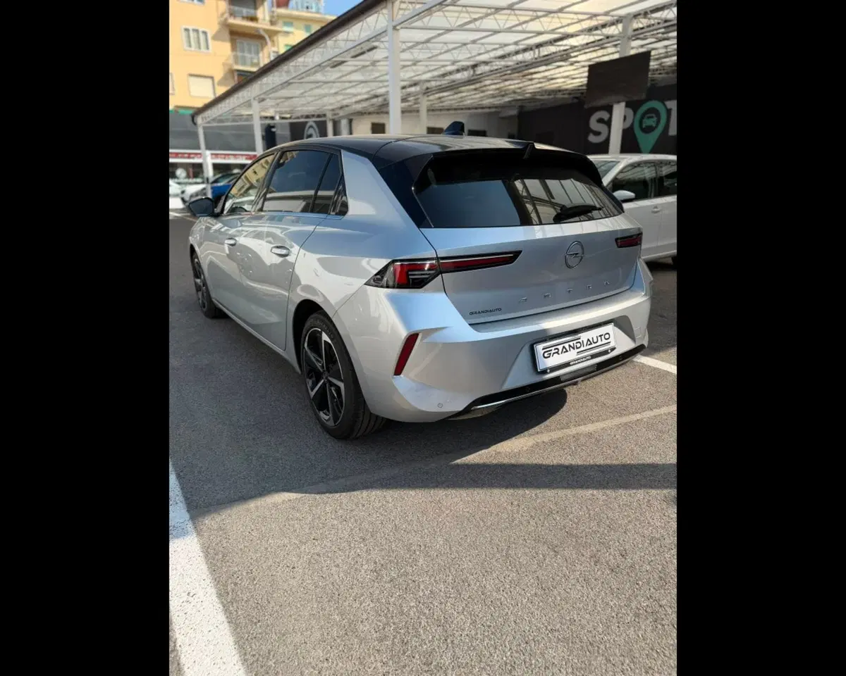 Opel Astra usata a Imperia (3)