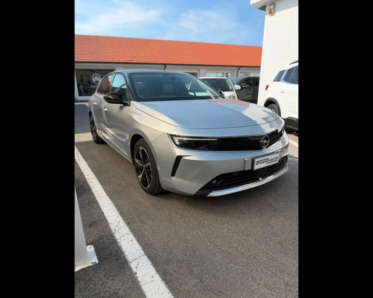 Opel Astra usata a Imperia (7)