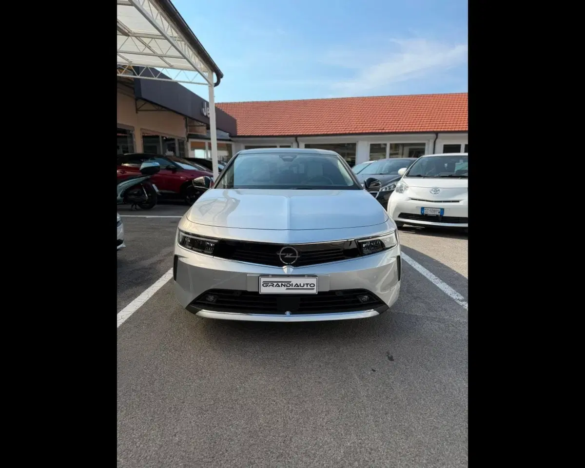 Opel Astra usata a Imperia (8)