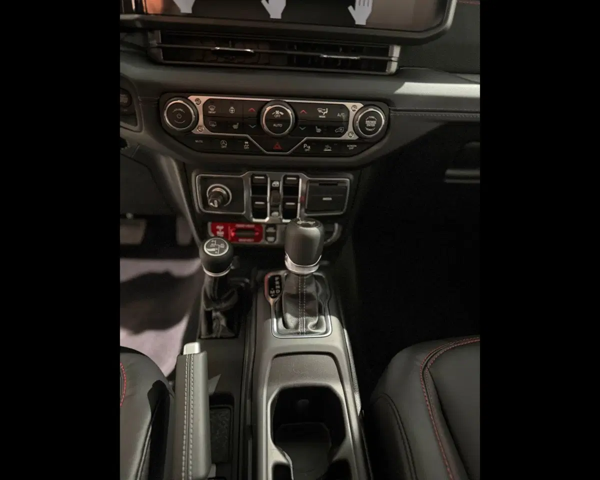 Jeep Wrangler Unlimited nuova a Imperia (11)