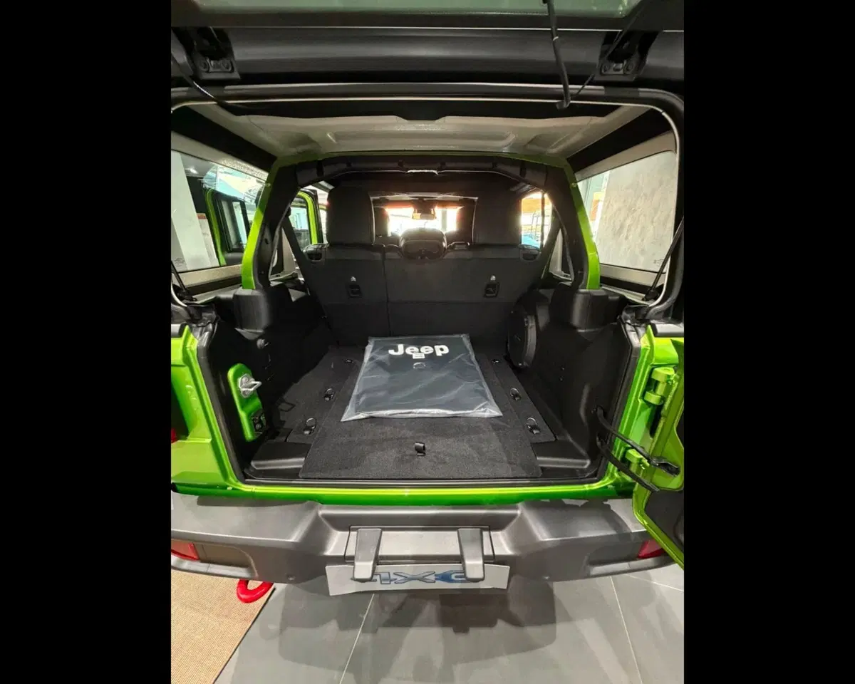 Jeep Wrangler Unlimited nuova a Imperia (17)