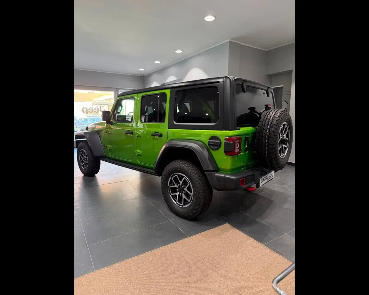 Jeep Wrangler Unlimited nuova a Imperia (3)