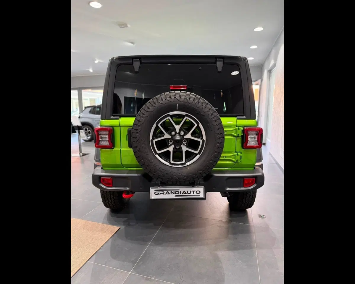Jeep Wrangler Unlimited nuova a Imperia (4)