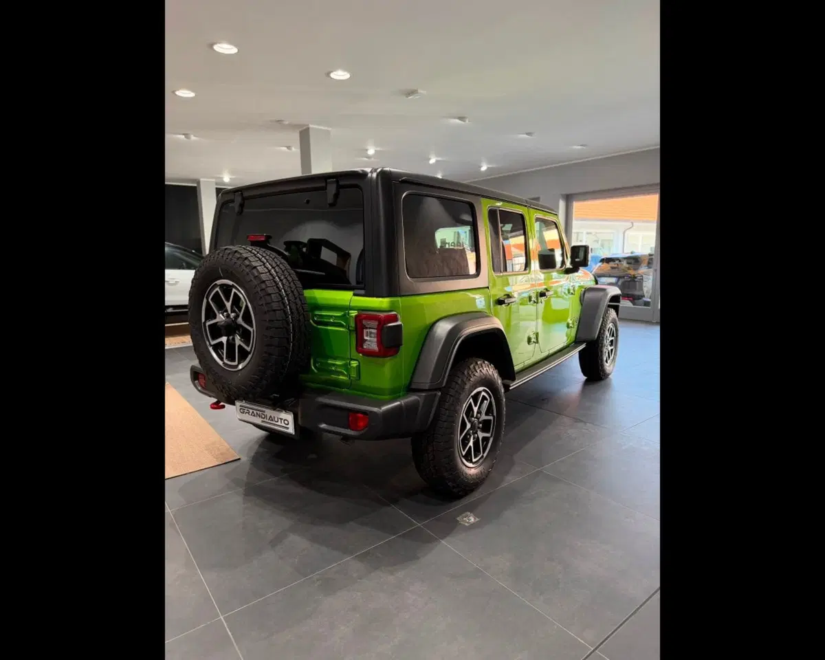 Jeep Wrangler Unlimited nuova a Imperia (5)