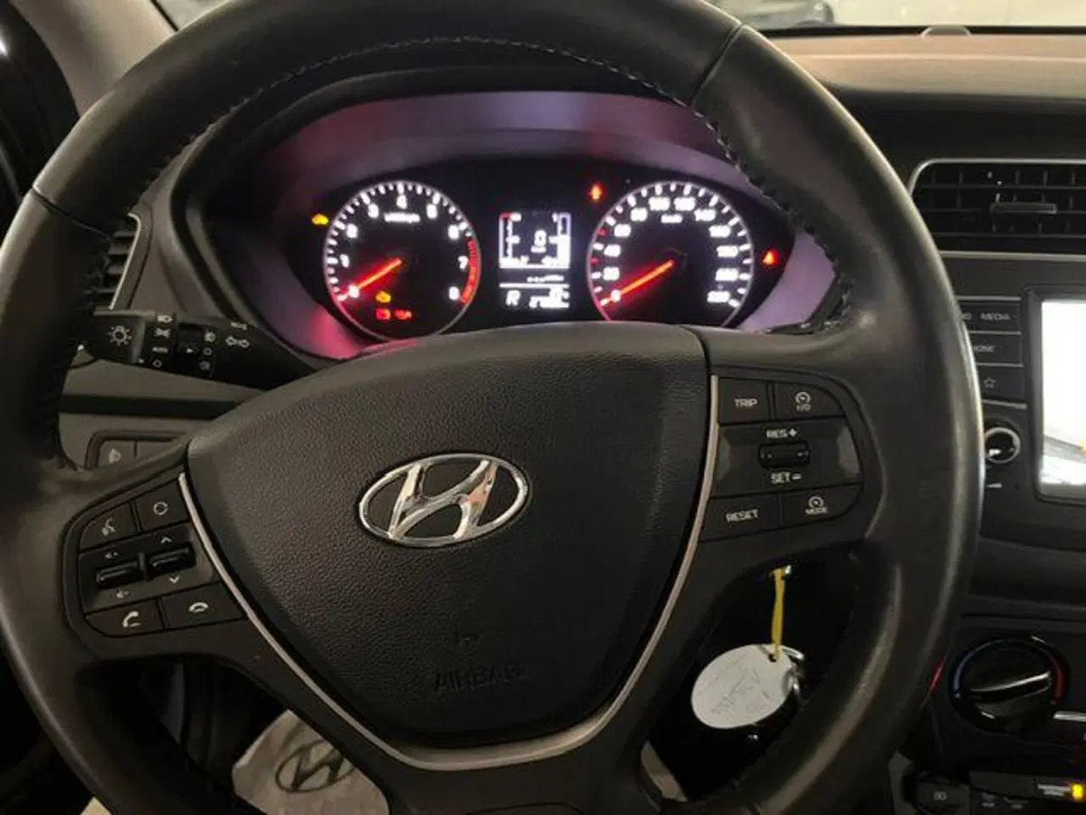 Hyundai i20 usata a Verbano Cusio Ossola (18)