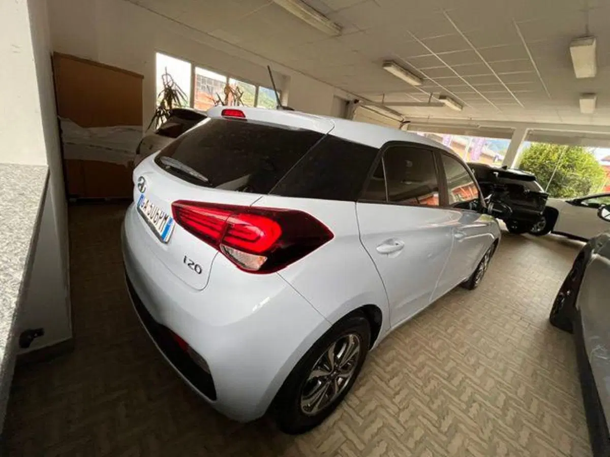 Hyundai i20 usata a Verbano Cusio Ossola (9)