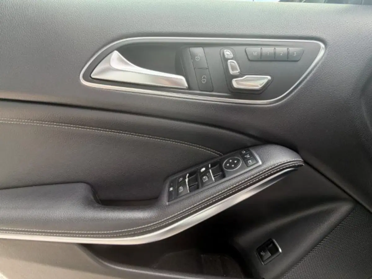 Mercedes-Benz GLA SUV usata a Potenza (15)