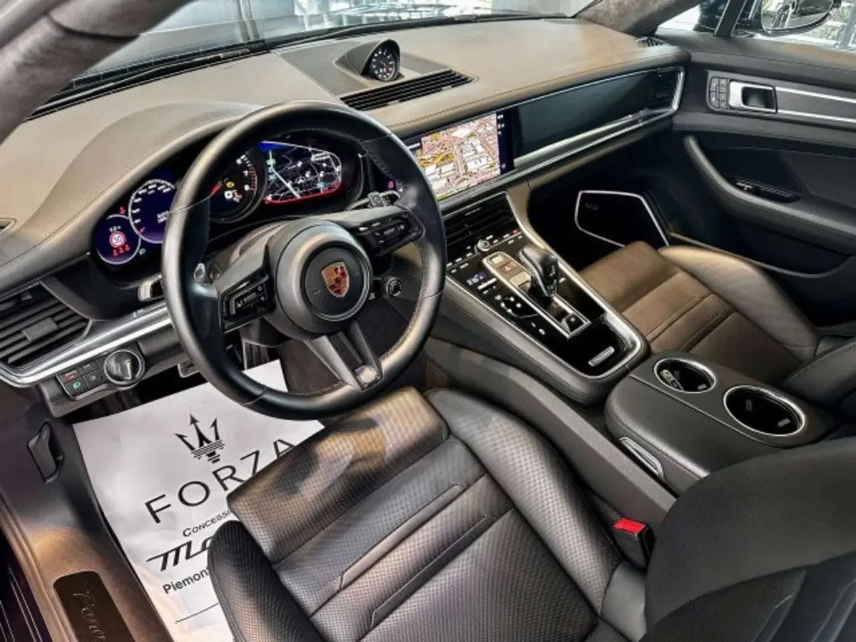 Porsche Panamera usata a Torino (9)