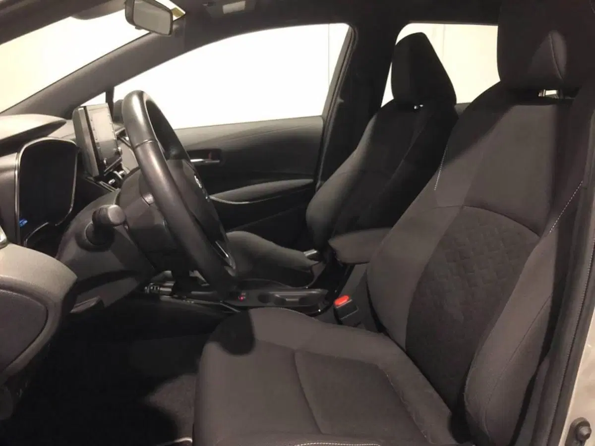 Toyota Corolla Touring Sports usata a Torino (10)