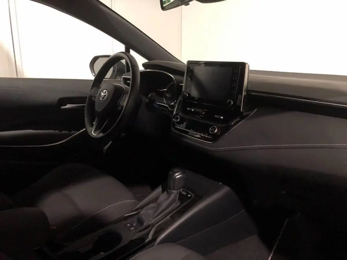 Toyota Corolla Touring Sports usata a Torino (9)