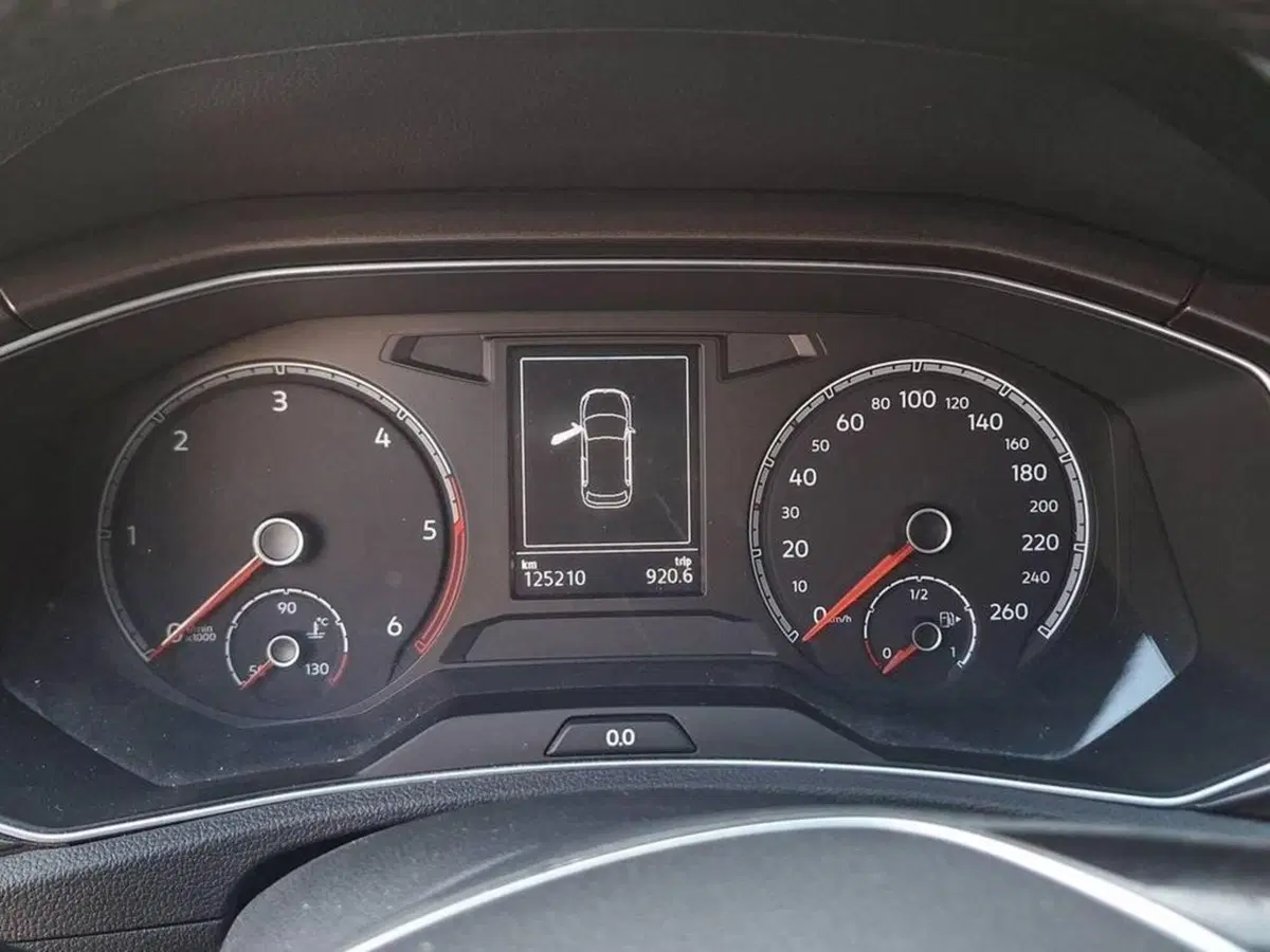 Volkswagen T-Roc usata a Torino (6)