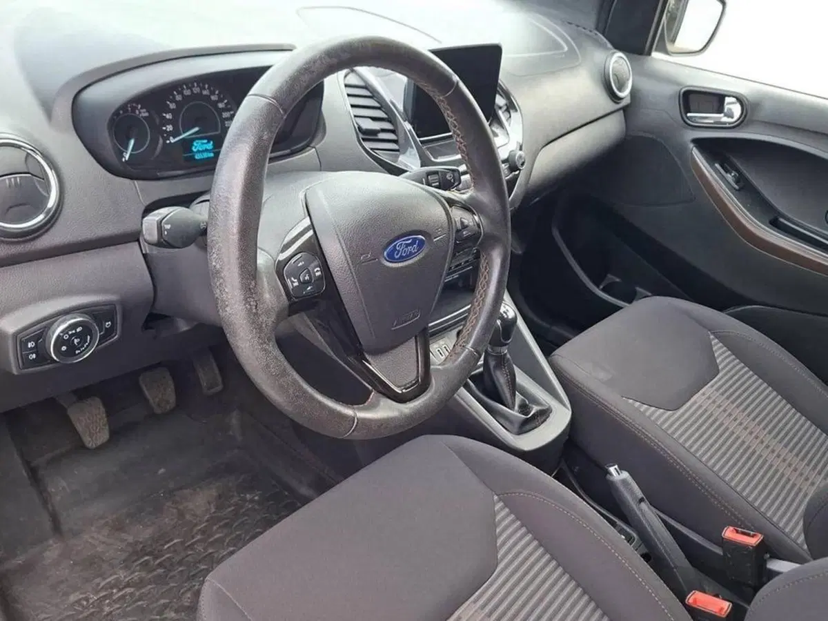 Ford Ka+ usata a Torino (9)