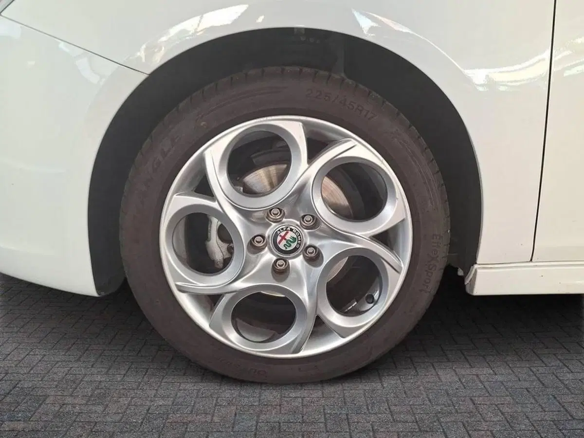 Alfa Romeo Giulietta usata a Torino (5)