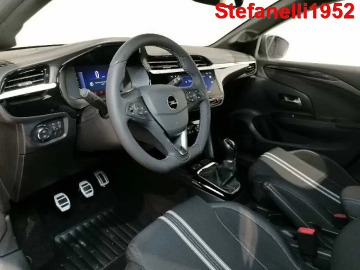 Opel Corsa nuova a Bologna (11)