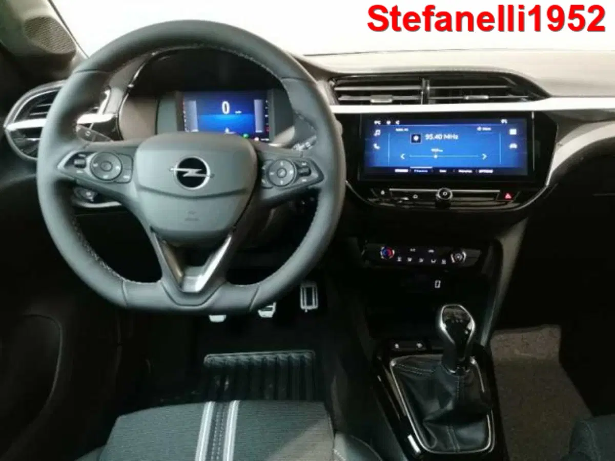 Opel Corsa nuova a Bologna (14)