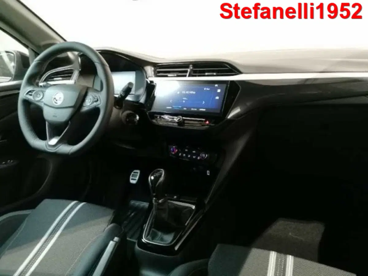 Opel Corsa nuova a Bologna (15)