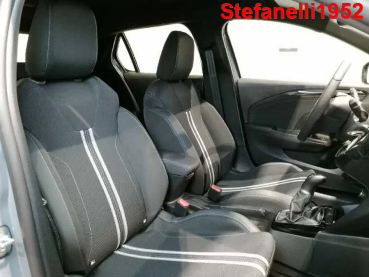 Opel Corsa nuova a Bologna (9)