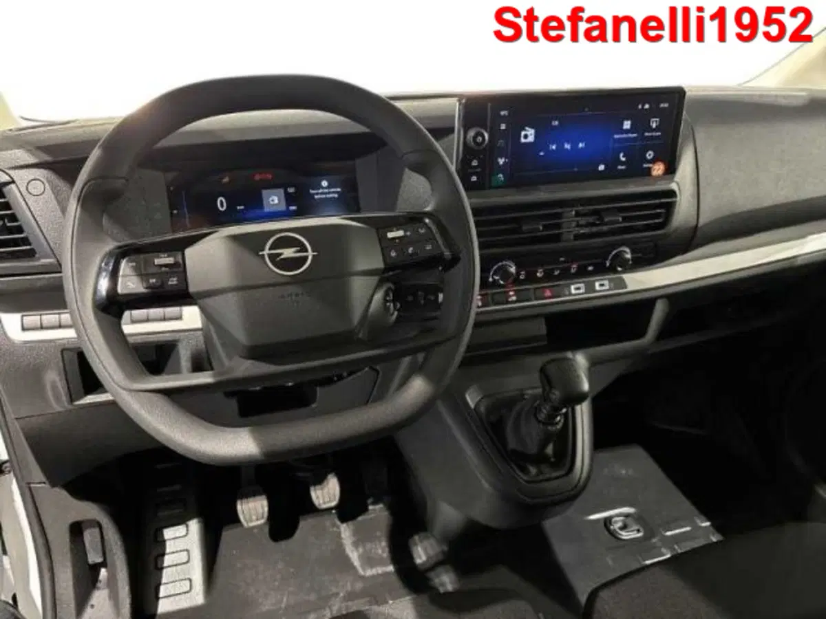 Opel Vivaro Furgone nuova a Bologna (13)