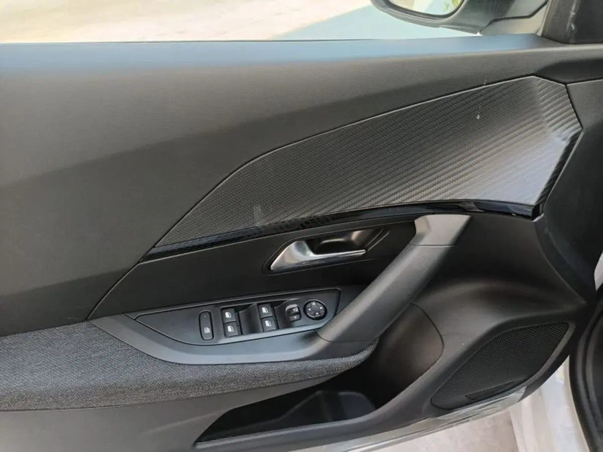 Peugeot 2008 nuova a Bari (6)