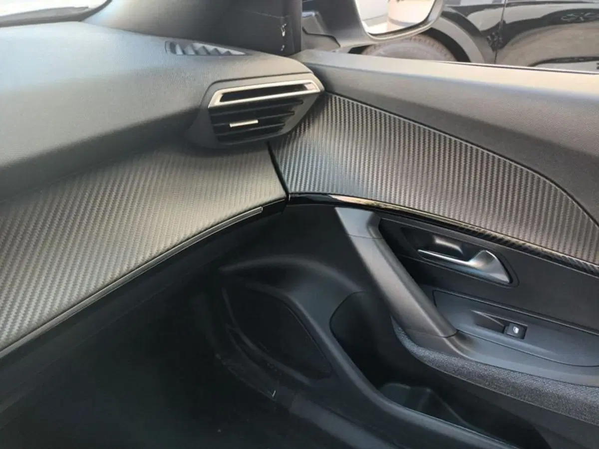 Peugeot 2008 nuova a Bari (8)
