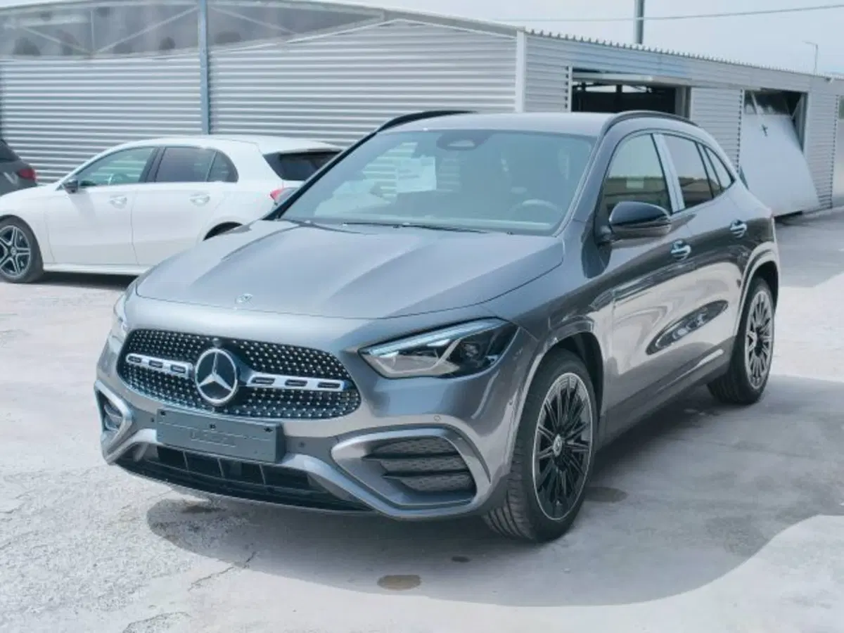 Mercedes-Benz GLA SUV nuova a Teramo