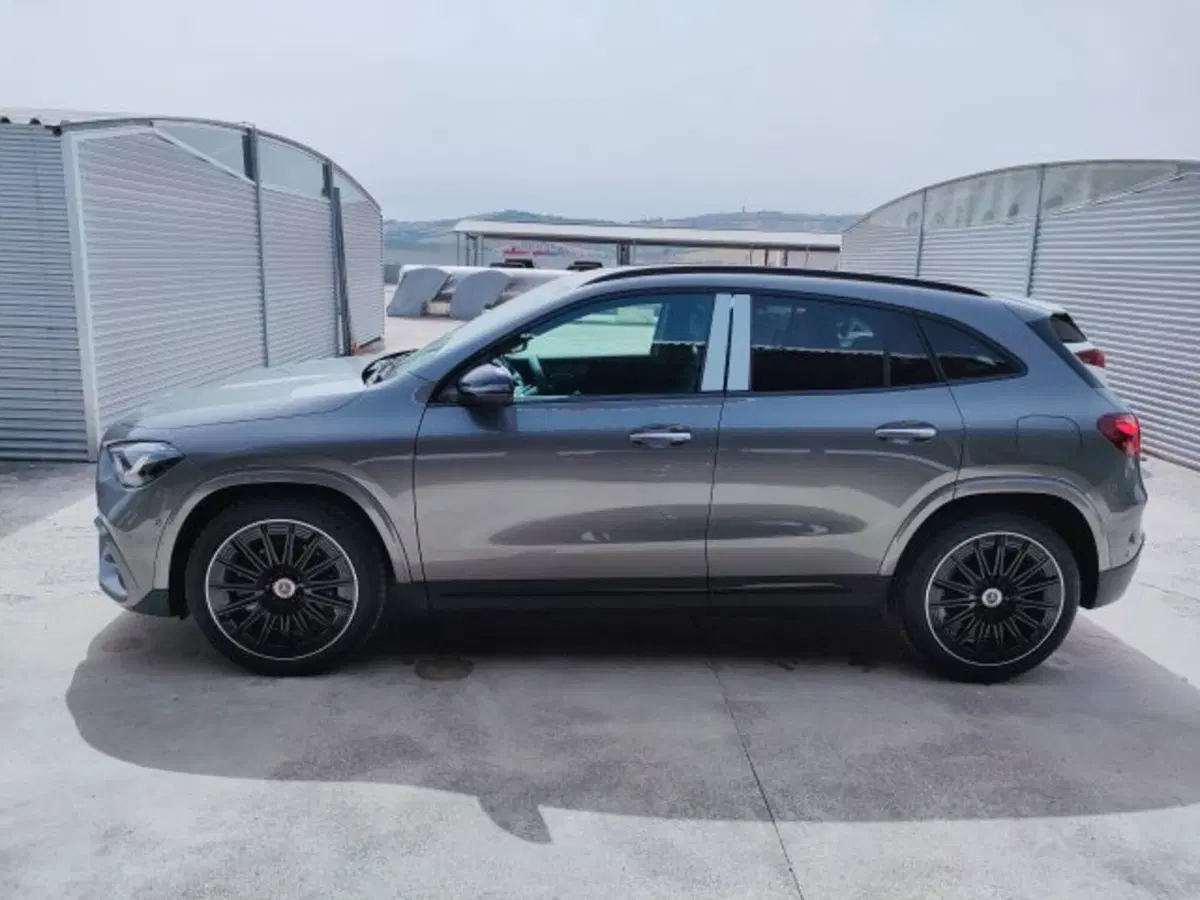 Mercedes-Benz GLA SUV nuova a Teramo (3)