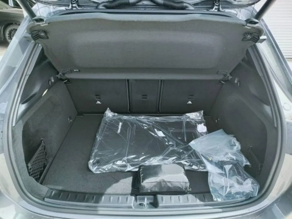 Mercedes-Benz GLA SUV nuova a Teramo (5)