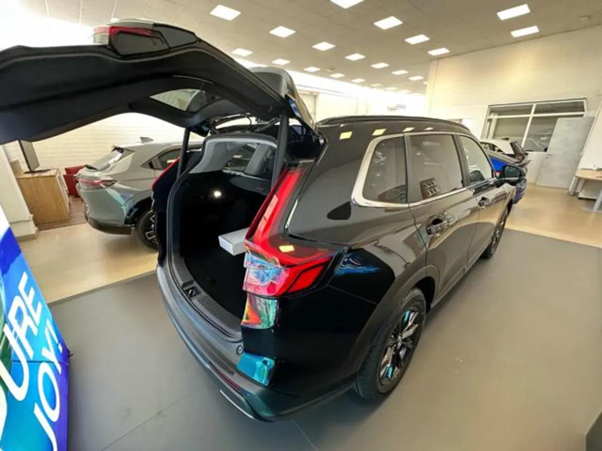 Honda CR-V nuova a Lucca (5)