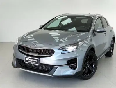 Kia XCeed 1.5 T-GDi 160 CV MHEV iMT High Tech del 2021 usata a Lurate Caccivio