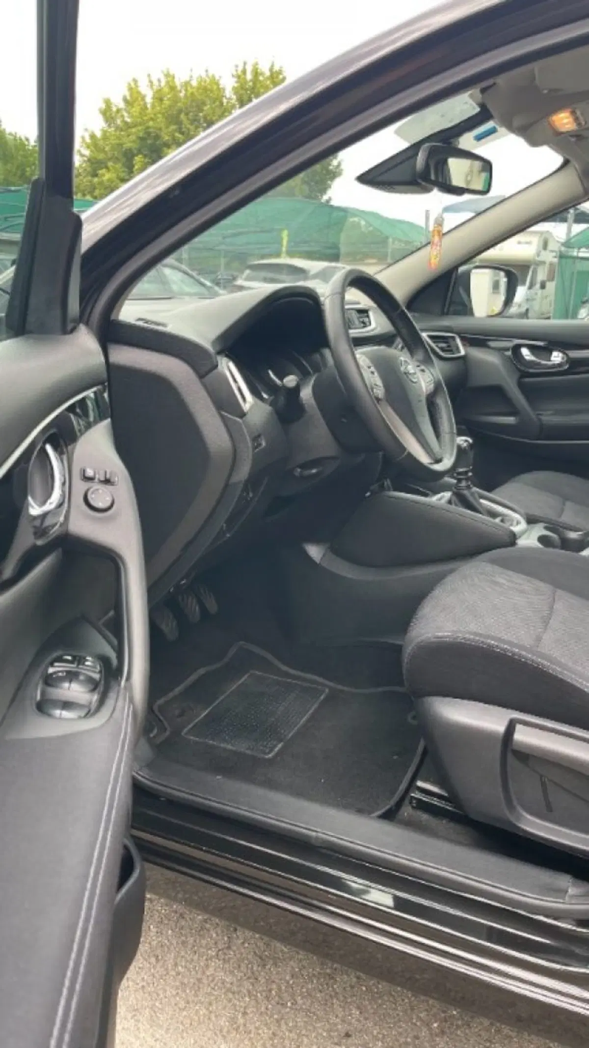 Nissan Qashqai usata a Novara (10)