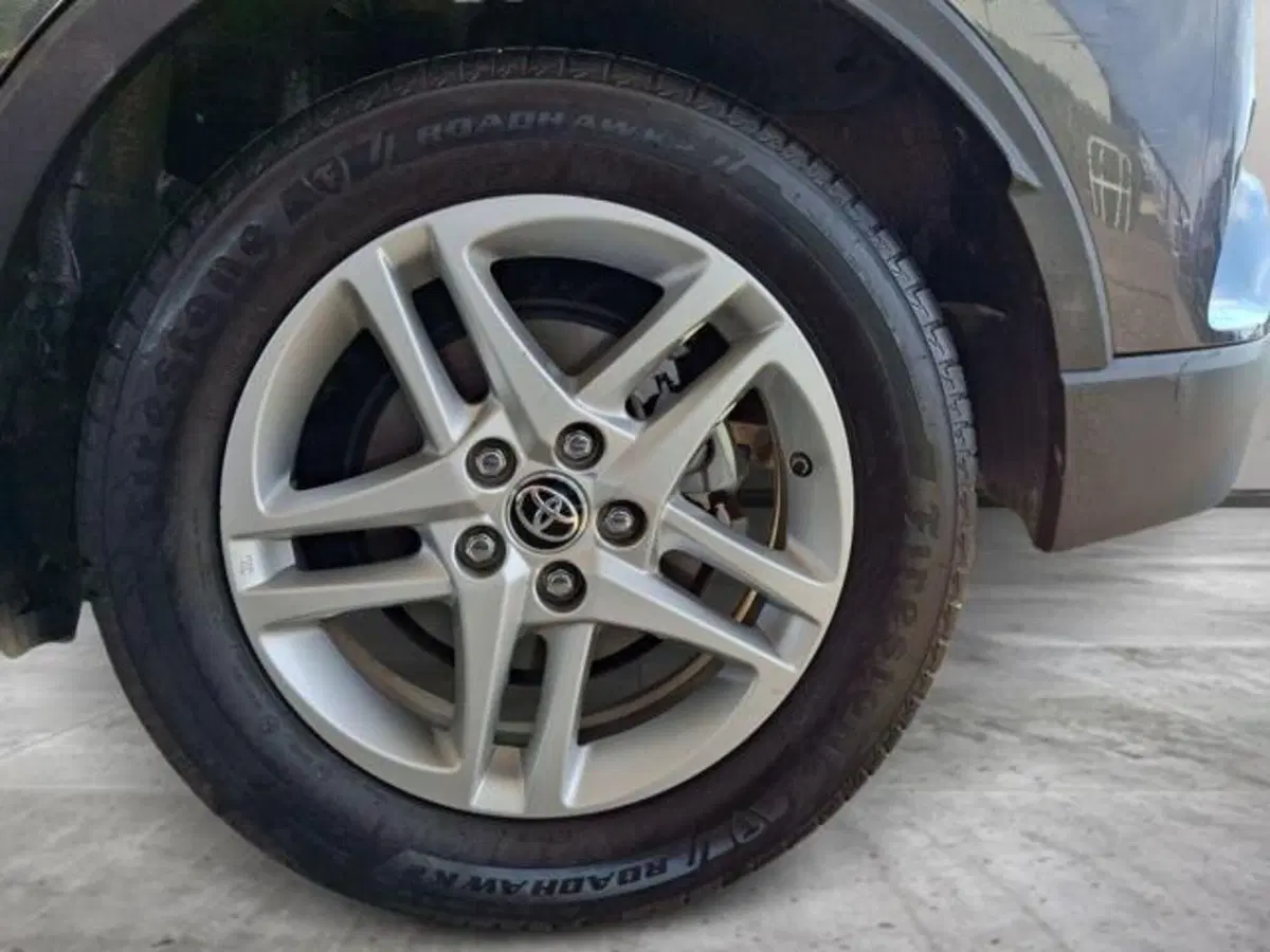 Toyota Toyota C-HR usata a Roma (14)