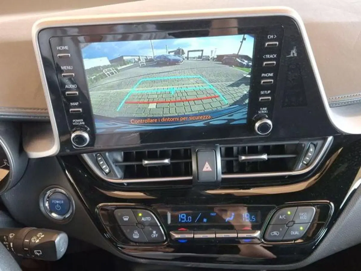 Toyota Toyota C-HR usata a Roma (15)