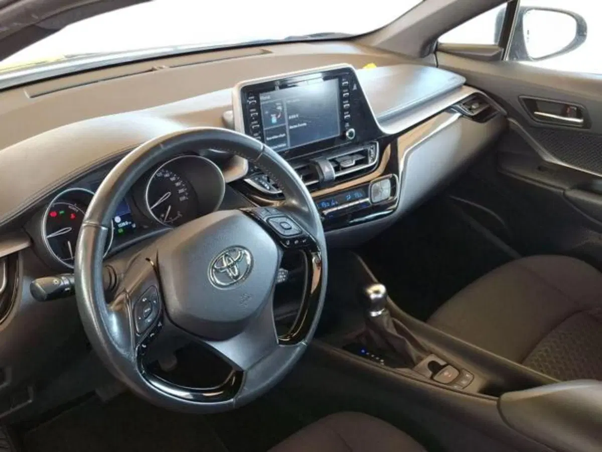 Toyota Toyota C-HR usata a Roma (7)