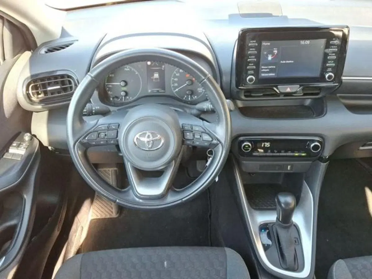 Toyota Yaris Cross usata a Roma (8)