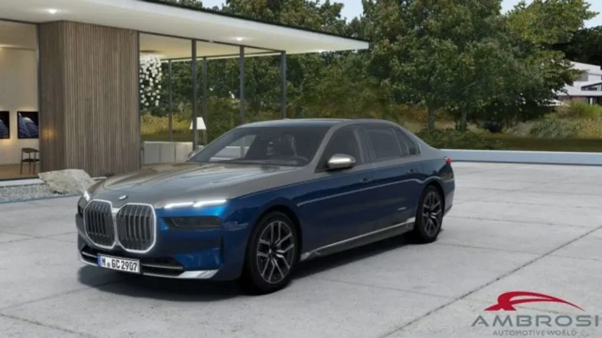BMW Serie 7 nuova a Perugia