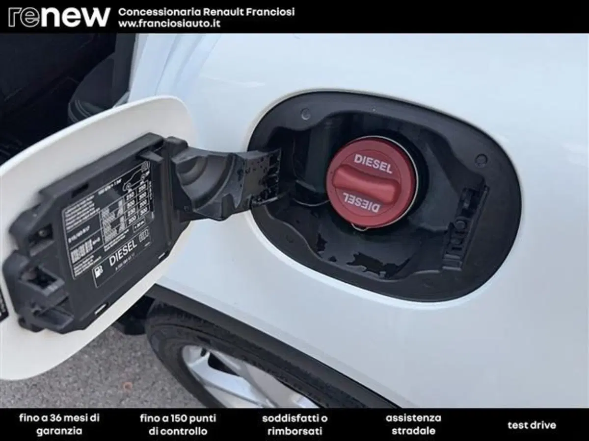 Mercedes-Benz GLA SUV usata a Modena (16)