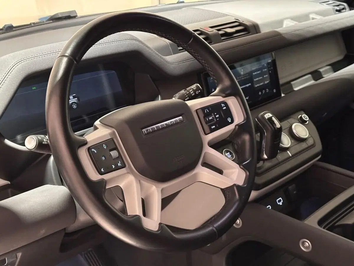 Land Rover Defender usata a Varese (10)