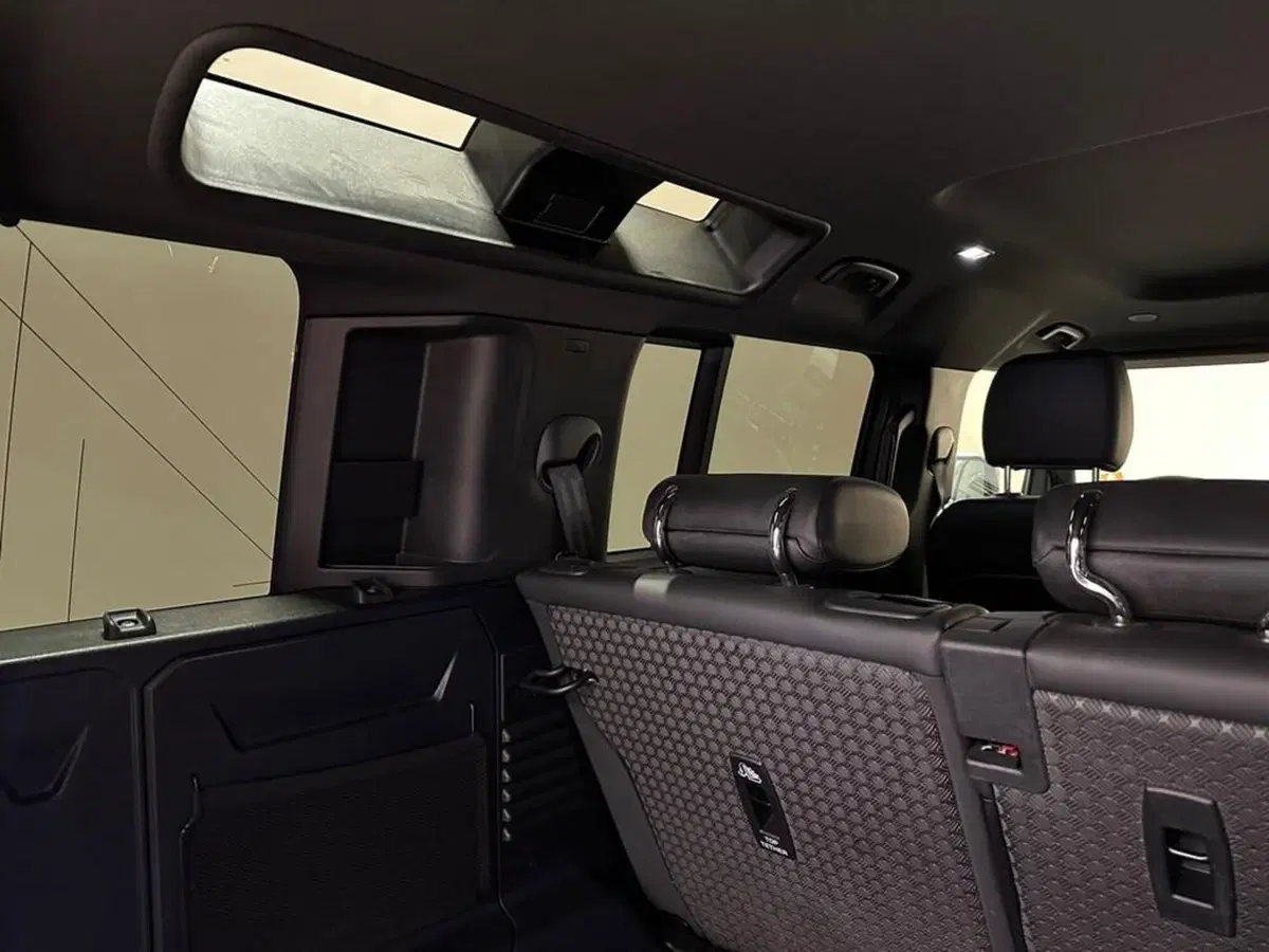 Land Rover Defender usata a Varese (12)