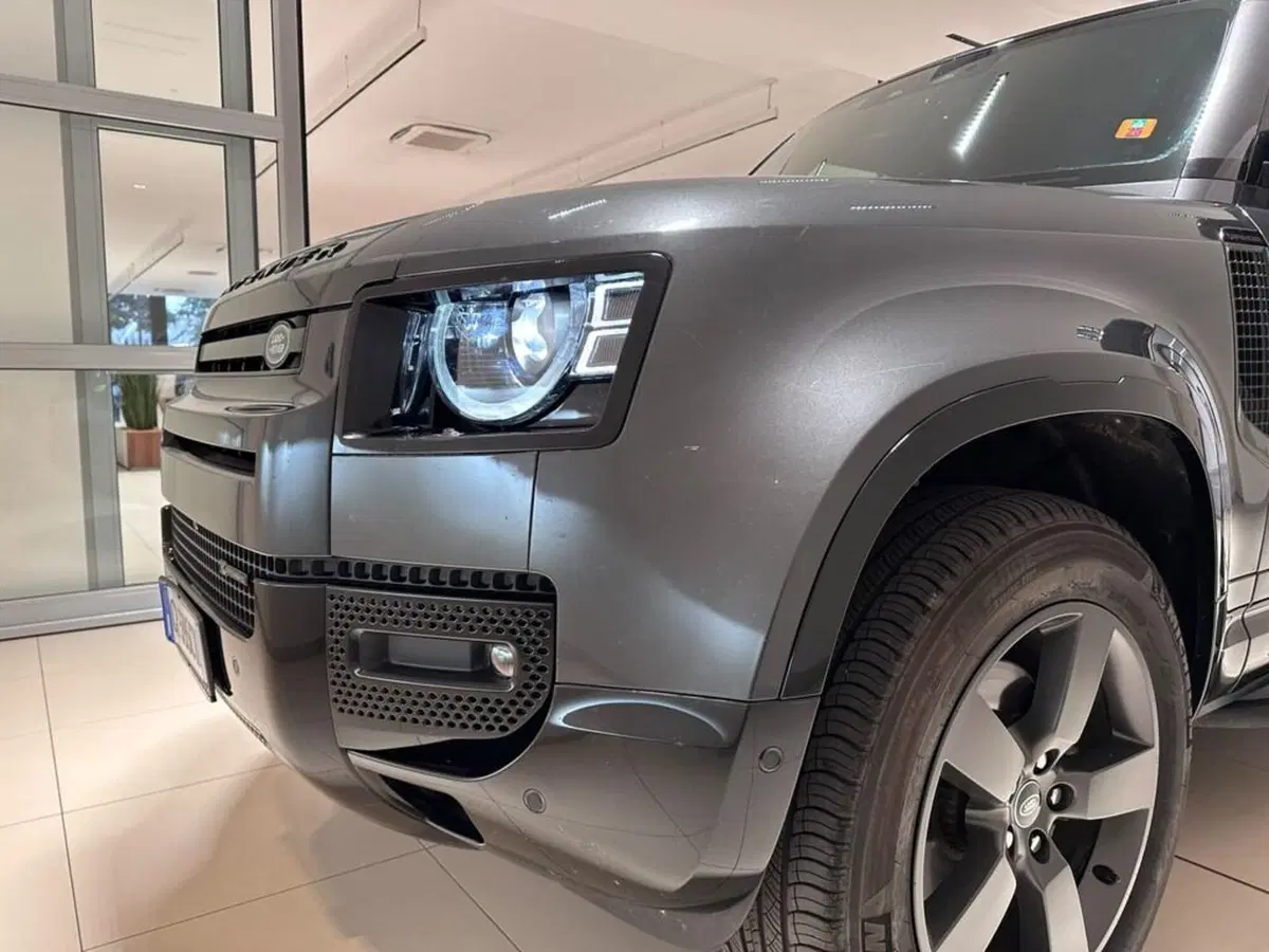 Land Rover Defender usata a Varese (13)