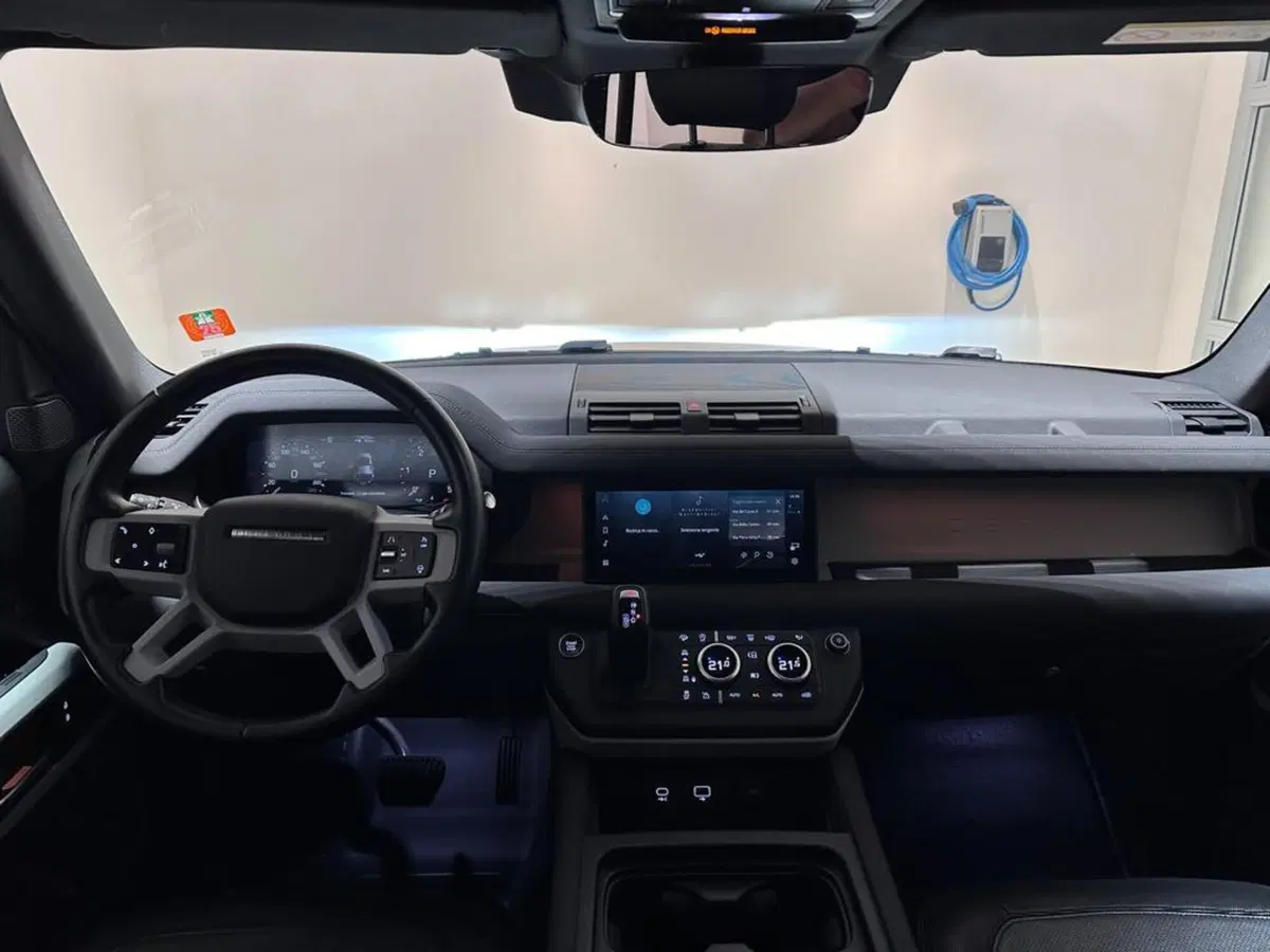 Land Rover Defender usata a Varese (5)